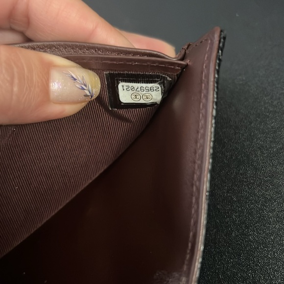 Chanel compact trifold wallet - Picture 11 of 11